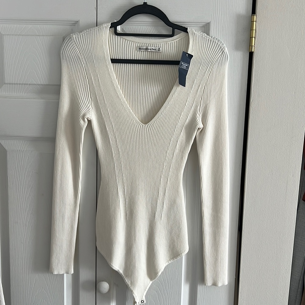 White abrecombie & fitch knit long sleeve bodysuit